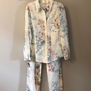 Floral linen blouse with cotton/spandex jeans